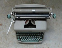 Vintage REMINGTON RAND STANDARD Desktop TYPEWRITER SUPER-RITER Beige c.1950s