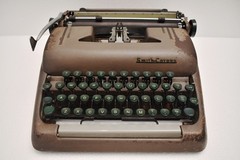 Smith Corona Silent-Super Portable Typewriter 1954 Vintage Mid Century w/ Case
