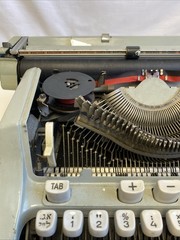 Hermes 3000 Typewriter Seafoam Green – Untested/For Parts – HEBREW Language