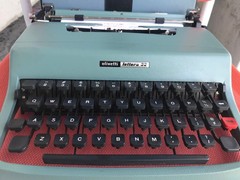 Serviced Vintage Olivetti Lettera-32 Manual Typewriter Refurbished by a Mechanic