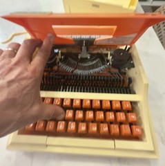 VTG Buddy L Easy Writer 500 Portable Typewriter 1976 Japan Working w/ Hard Case