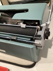 Olivetti Underwood Lettera 32 Typewriter, Vintage Blue Italy Made w/ Case
