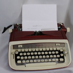 Vtg Royal McBee Typewriter Manual Case Key Magic Column Margin Tested Video