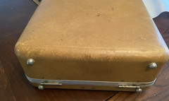 VINTAGE SMITH CORONA “CLIPPER” 1950’S MANUAL TYPEWRITER W/ORIGINAL HARD CASE