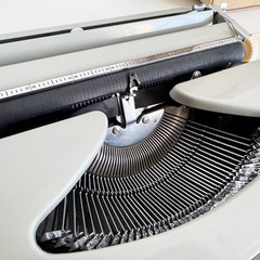 Working Consul 232 Typewriter | 1960s | UPS Express