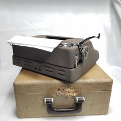 Vtg 1950 Smith Corona Sterling Portable Manual Typewriter Case Tested Works USA