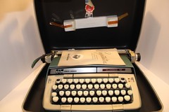 VTG 1966 SMITH CORONA SCM Classic 12 Portable Typewriter