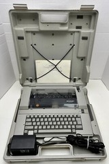 Sharp PA-3250 Electronic TypeWriter 12w Portable With Case Works