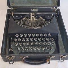 1938 Remington Rem Rand Cadet Portable Typewriter w/ Case S# CB126642 Gorgeous!