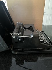 Vintage Royal Quiet De Luxe Portable Manual Typewriter w/ Case Black Untested