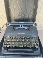 Rare black vtg ​1947 Smith Corona Sterling Typewriter Floating Shift Case Tested