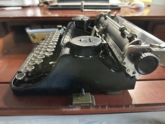 VTG ANTIQUE 1936 UNDERWOOD {RARE}UNIVERSAL 4 BANK PORTABLE TYPEWRITER BLACK