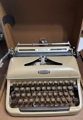 1965 Triumph Durabel Typewriter From Germany(QWERTZ layout)