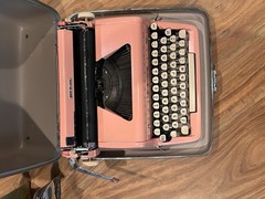 1950s Pink Royal Quiet De Luxe Portable Typewriter Case Brochure Tested Types