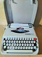 Travel Typewriter Privileg 300T Vintage lot