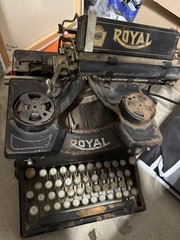 Antique Royal Typewriter Model 10 Standard Early 1900s Vintage Black. x-969714