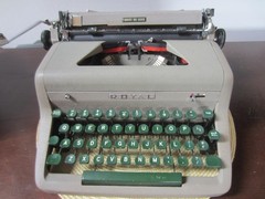 Gray 1955 Royal Quiet De Luxe Typewriter w Case Manual Key Serviced New Ribbon