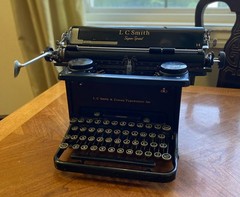 1939 L.C. Smith Super Speed No. 14 Standard Typewriter Black Art Deco Works
