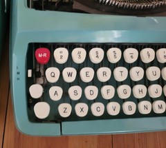 Portable 1960s Smith Corona CORSAIR DELUXE Typewriter Aqua Turquoise Keys Work