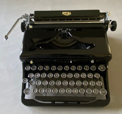 Vintage 1930’s Royal Model O Portable Typewriter