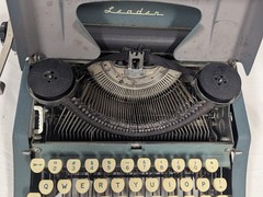 Vtg 1955 Blue Underwood Leader Portable Typewriter Original Case FULLY SERVICED