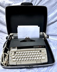 60’s Smith-Corona Electra 120 Electric Typewriter W Original Case Tested- Works!