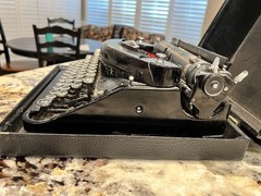 vintage 1930S Remington noiseless portable Typewriter With Case ￼￼