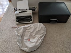 Vintage Olympia De Luxe SM9 Manual Typewriter White & OEM Case. Made In Germany
