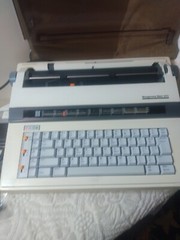 Vtg Montgomery Ward Royal Electronic 990 Typewriter All Orig in Box Works Fine