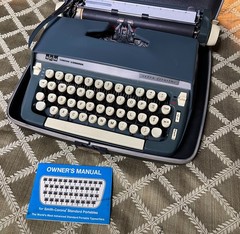 Great Condition 1967 Smith-Corona Super Sterling Portable Typewriter with case