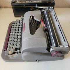 1950s Underwood Champion Finger-Flite Portable Manual Typewriter W/ Case WORKING