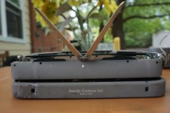 1950s Smith-Corona Skyriter Vintage Ultra Portable Typewriter Works! Sold as-is