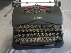 Vintage Corona Standard Floating Shift Typewriter In Case