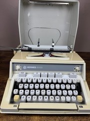 Nice! Serviced 1979 Hermes 3000 3rd Gen Boxy Vintage Portable Typewriter (Elite)