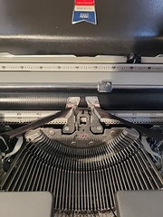 Vintage Smith Corona Electra 120 Electric Typewriter, Incl Case & Key, Works!