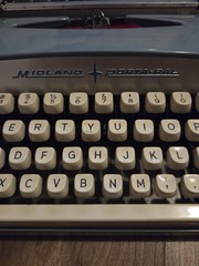 Midland Porta-Pal Typewriter Made By Brother Late 60s