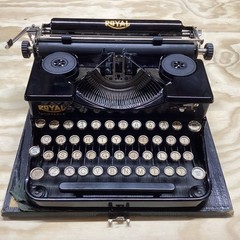 Working Very Clean Vintage Royal Model P Portable Typewriter W/ Case Working VG