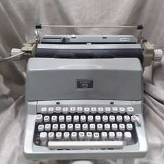Hermes France Mid Century 1960’s Mechanical Typewriter White keys (Working)
