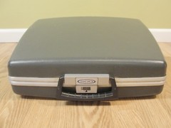VTG Signature 500 Manual Portable Typewriter MONTGOMERY WARD Model 8004