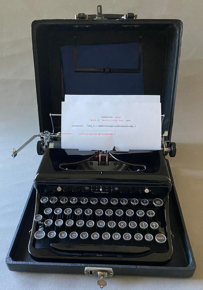 Vintage 1930’s Royal Model O Portable Typewriter
