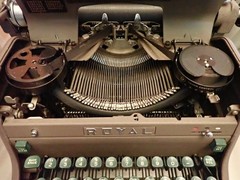 WORKS GREAT Vintage 1940s Royal Magic Margin Typewriter – Grey w Green keys
