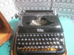 Vintage 1959 Mid Century German Made and Engineered ERIKA Typewriter Model 10
