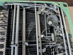 1930s Remington Portable 3 Duo Tone Typewriter – Green – Tested
