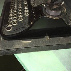 Vintage Underwood Portable Universal Typewriter F Model