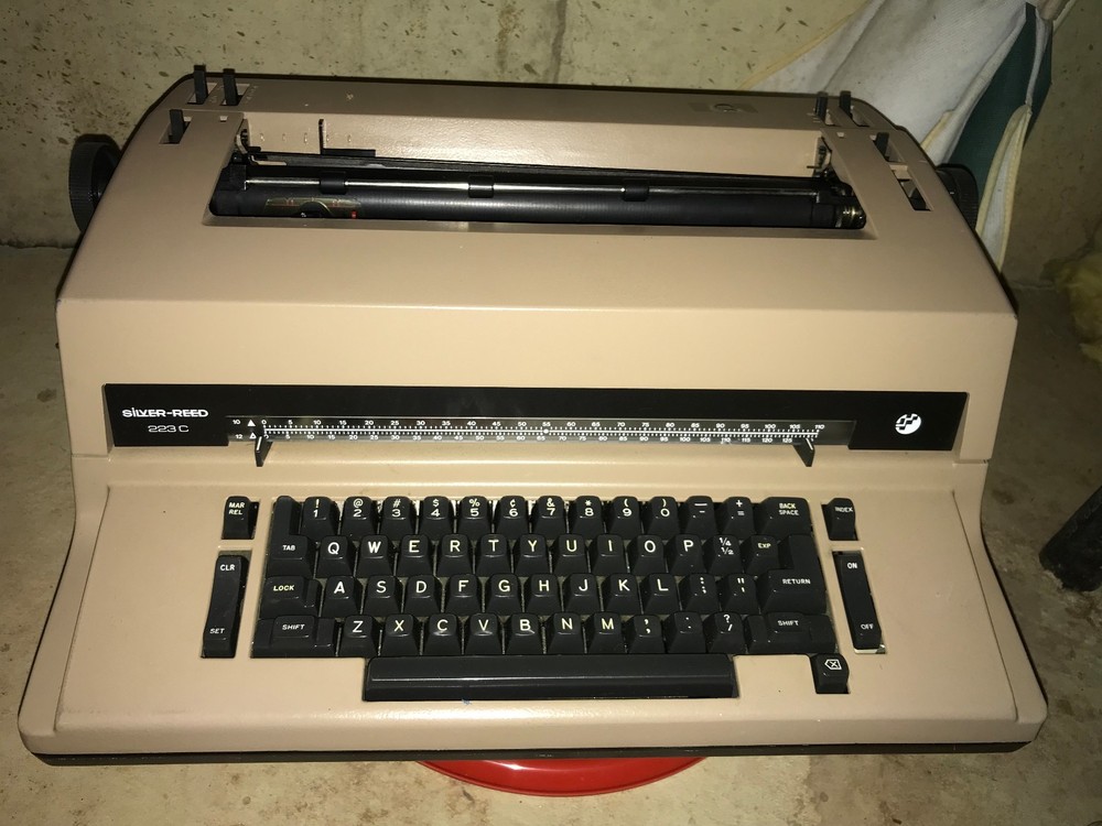 Silver Reed Typewriter 223 C