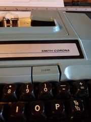 Vintage Smith Corona Coronet XL Electric Typewriter & Manuals,Case Tested Works
