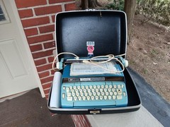 VINTAGE 1970s SMITH CORONA CORONET AUTOMATIC 12 TYPEWRITER CASE WORKS