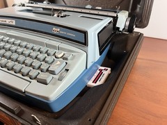 Vintage Smith Corona Electric Coronet Super 12 Baby Blue Typewriter and Case BH
