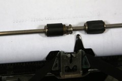 *WORKING* – UNDERWOOD PORTABLE TYPEWRITER ELLIOTT FISHER CO. – W/ CARRY CASE