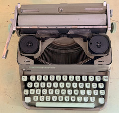 1957 Hermes 2000 Swiss Typewriter • Gray & Seafoam • Tested w/Emerald Green Case